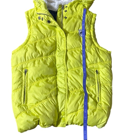 American Eagle Outfitters women's size small neon green puffer vest with hood - Picture 4 of 7